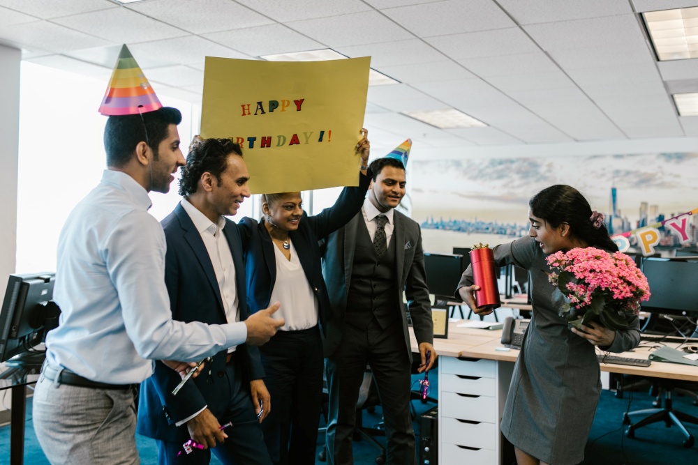 Understand the Benefits of Corporate Gifting